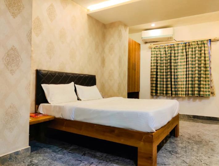 Hotel The Shah Imperial Gwalior Exterior foto