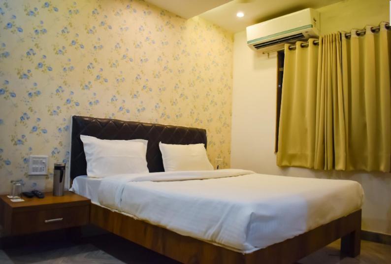 Hotel The Shah Imperial Gwalior Exterior foto